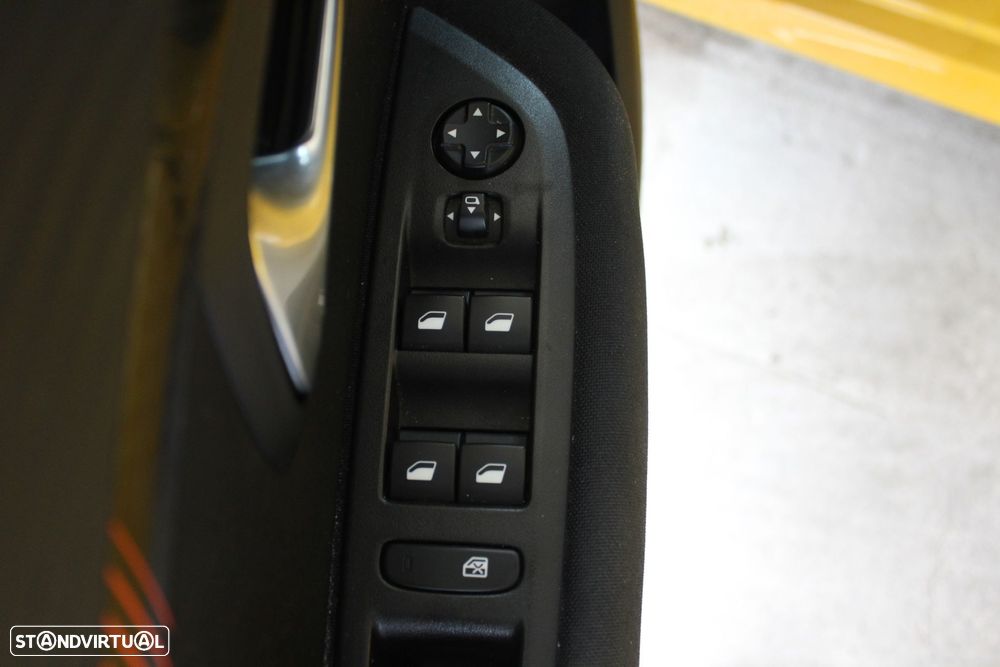 Peugeot 208 1.2 PureTech Active Pack - 11