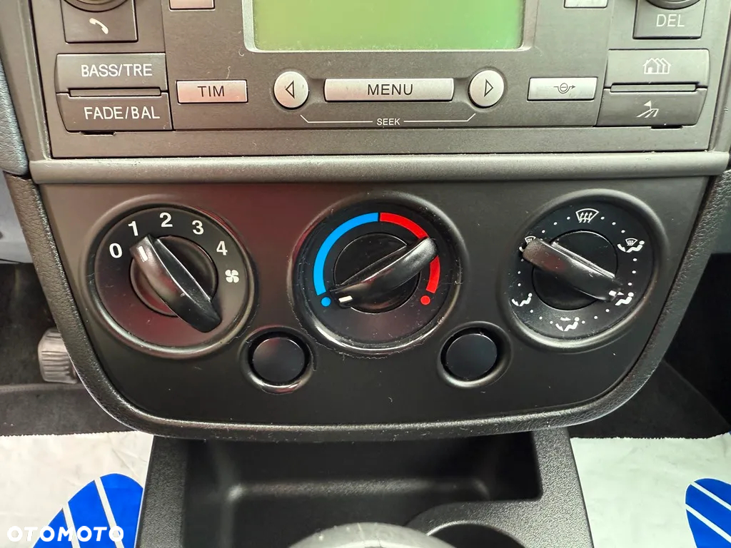 Ford Fiesta 1.3 Ambiente - 28