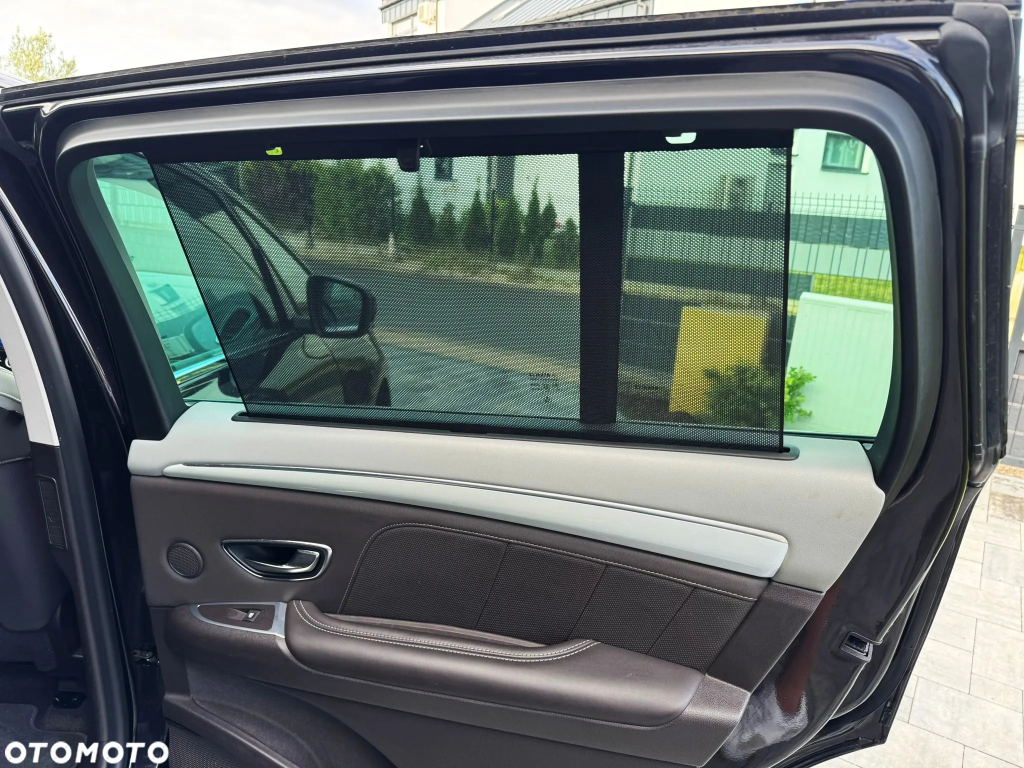 Renault Espace 1.6 dCi Energy Initiale Paris EDC 7os - 29