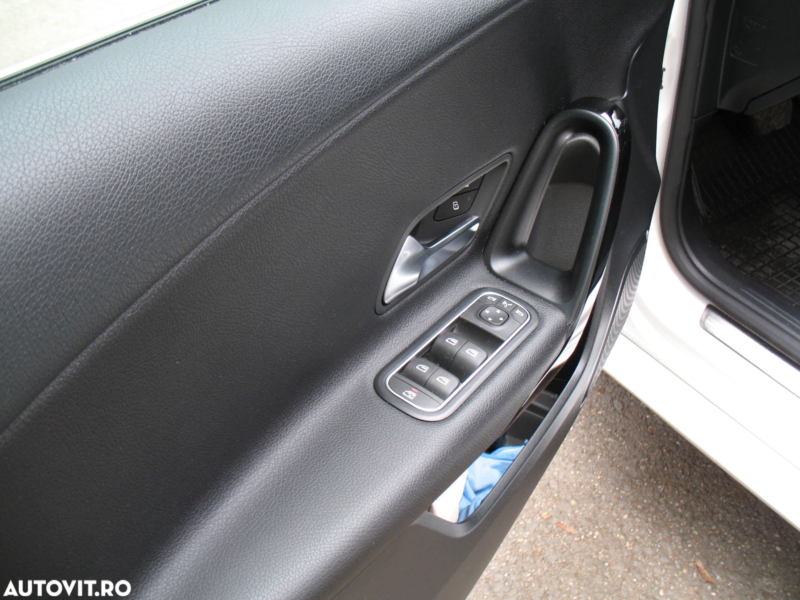 Mercedes-Benz A 180 d 7G-DCT - 12