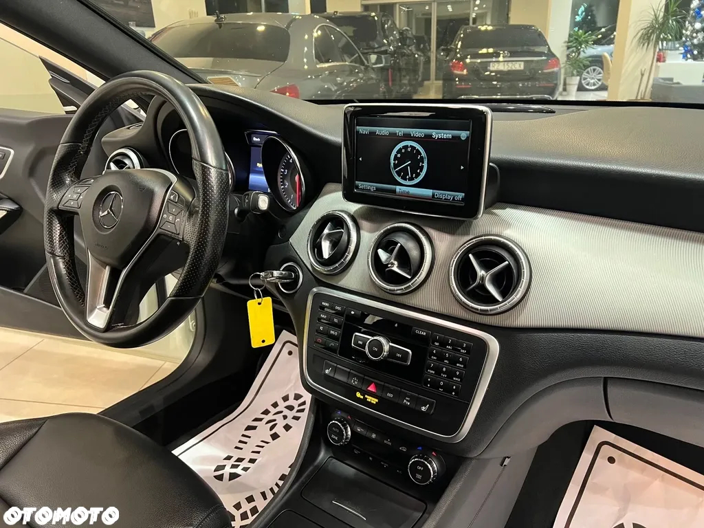 Mercedes-Benz CLA 250 7G-DCT - 36