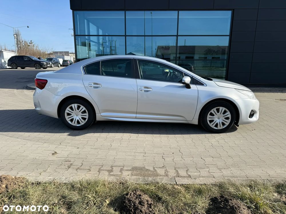 Toyota Avensis 1.6 D-4D Active - 3