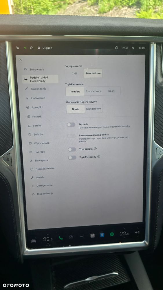 Tesla Model X - 34
