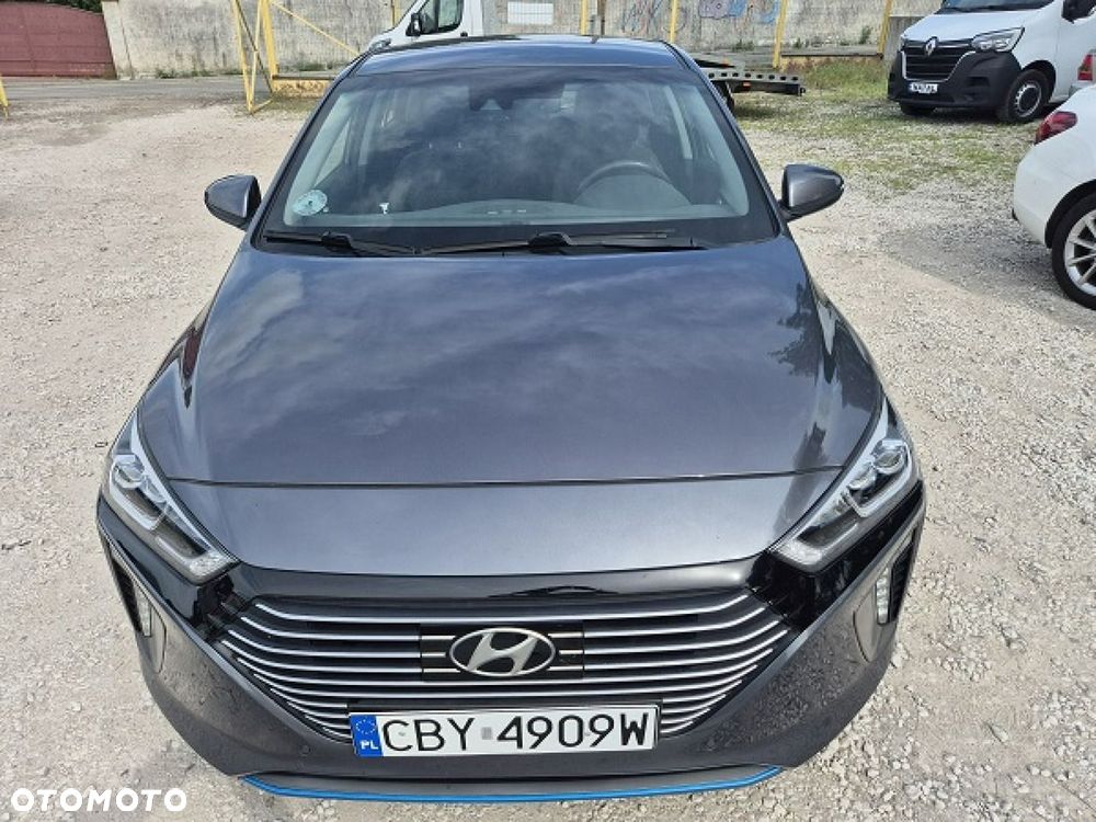 Hyundai IONIQ - 15