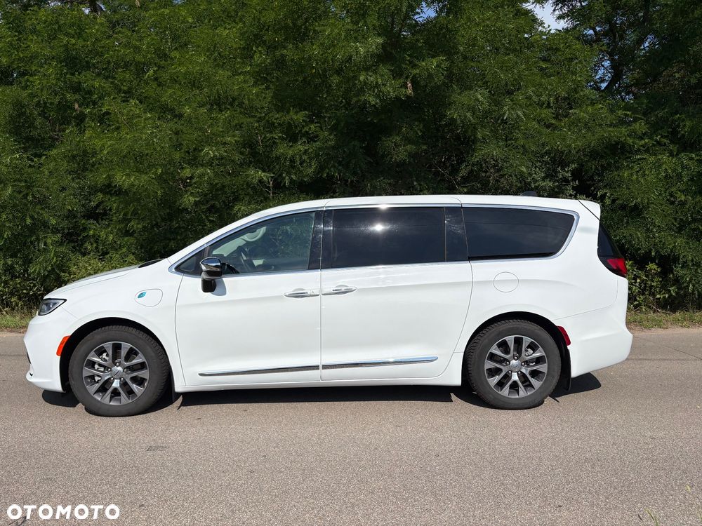 Chrysler Pacifica - 8