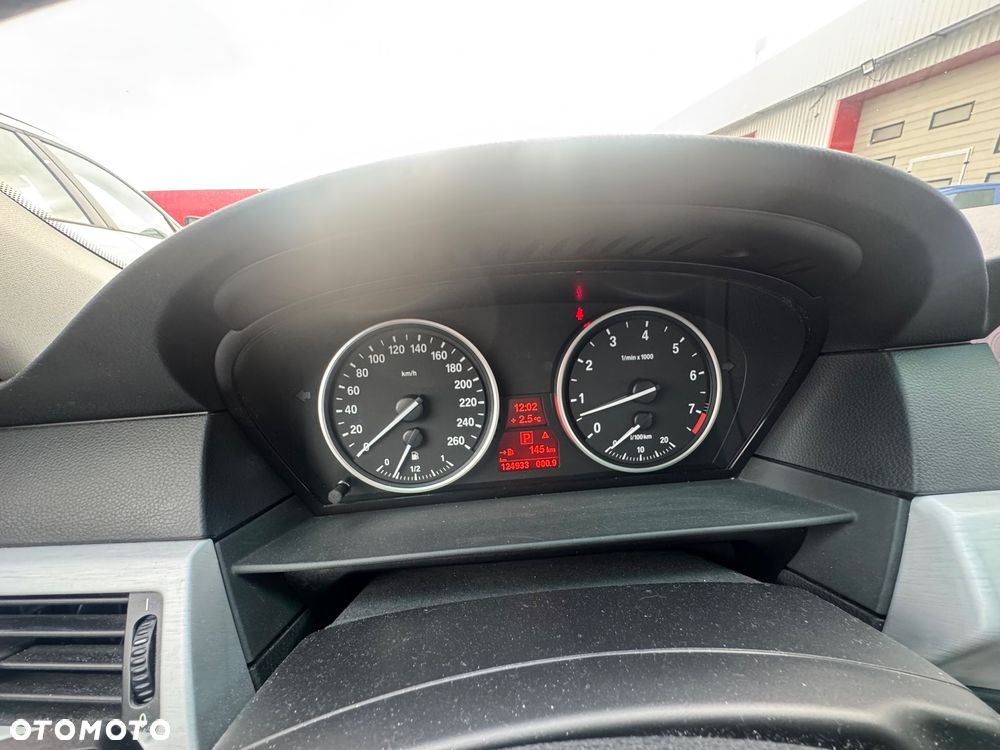 BMW Seria 5 525i Edition Exclusive - 12