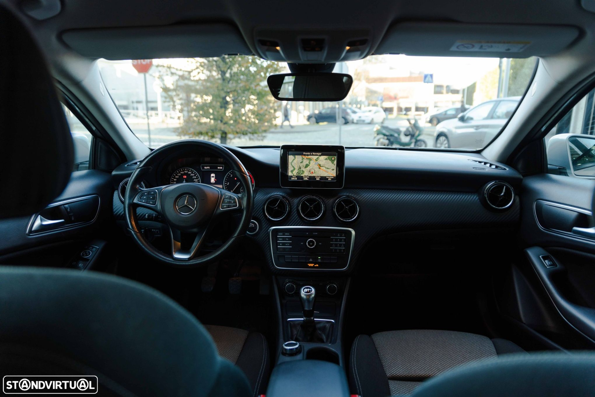 Mercedes-Benz GLA 180 d Urban - 26