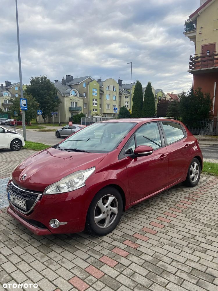 Peugeot 208 1.4 VTi Allure - 5