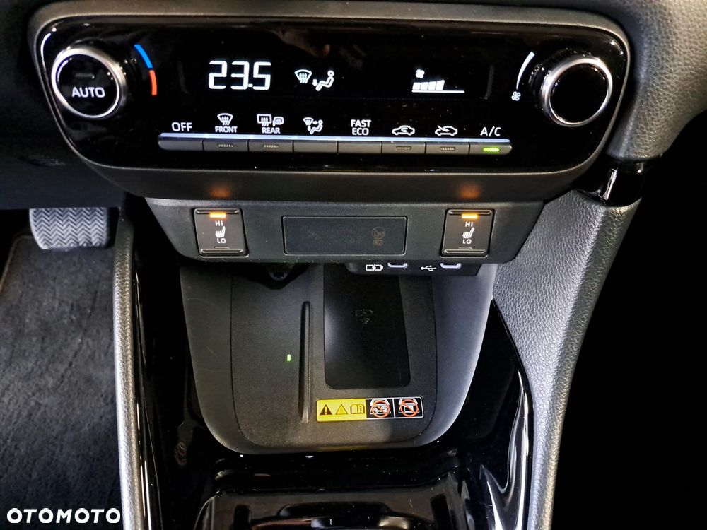 Toyota Yaris Hybrid 1.5 Style - 25