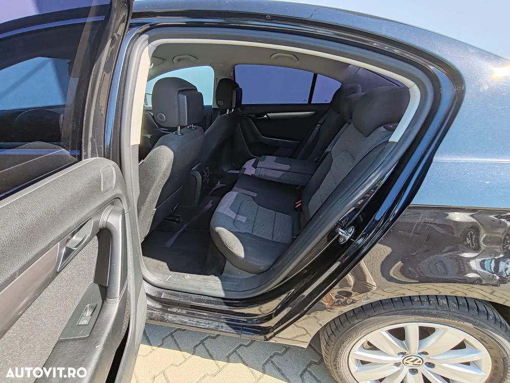 Volkswagen Passat 2.0 TDI Comfortline - 6
