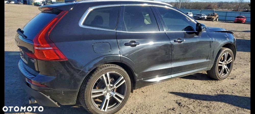 Volvo XC 40 B5 AWD Ultimate Dark - 36