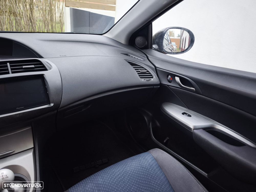 Honda Civic 1.8 Elegance - 16