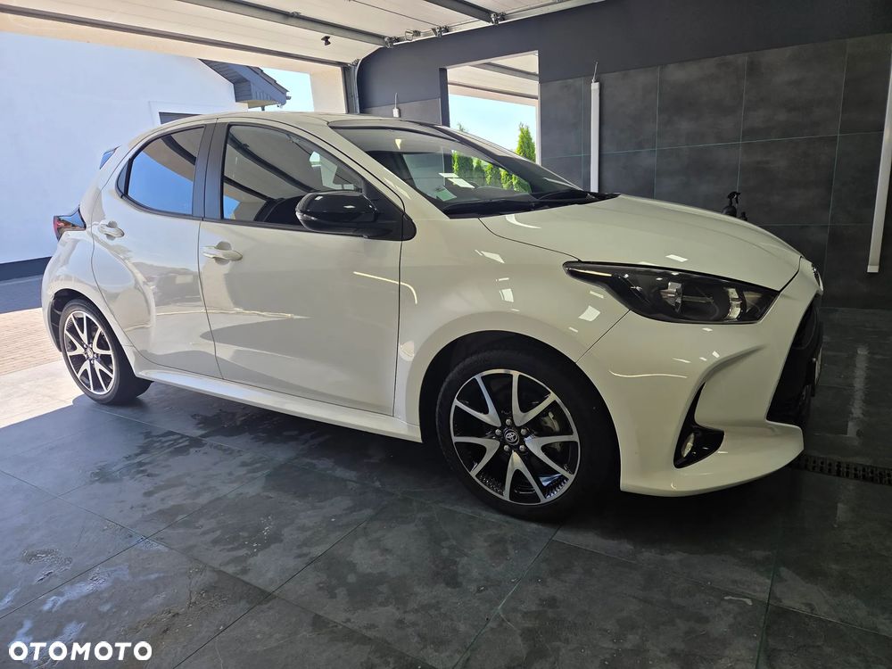 Toyota Yaris 116 1.5 VVT-i Black&White - 1