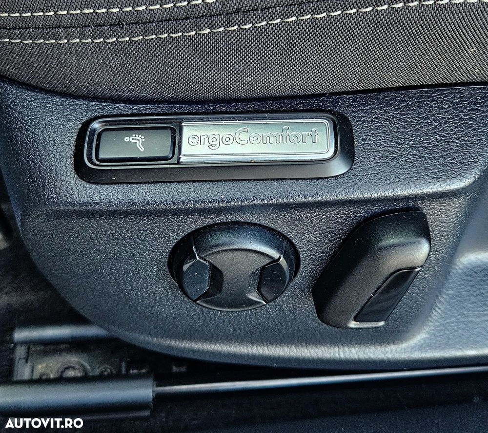 Volkswagen Passat - 12