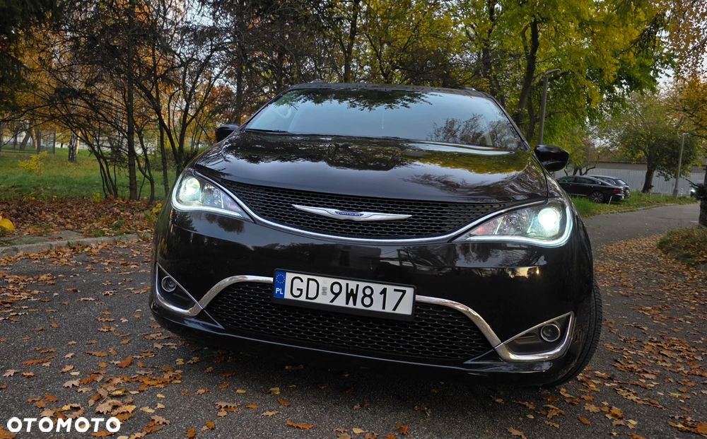 Chrysler Pacifica - 19