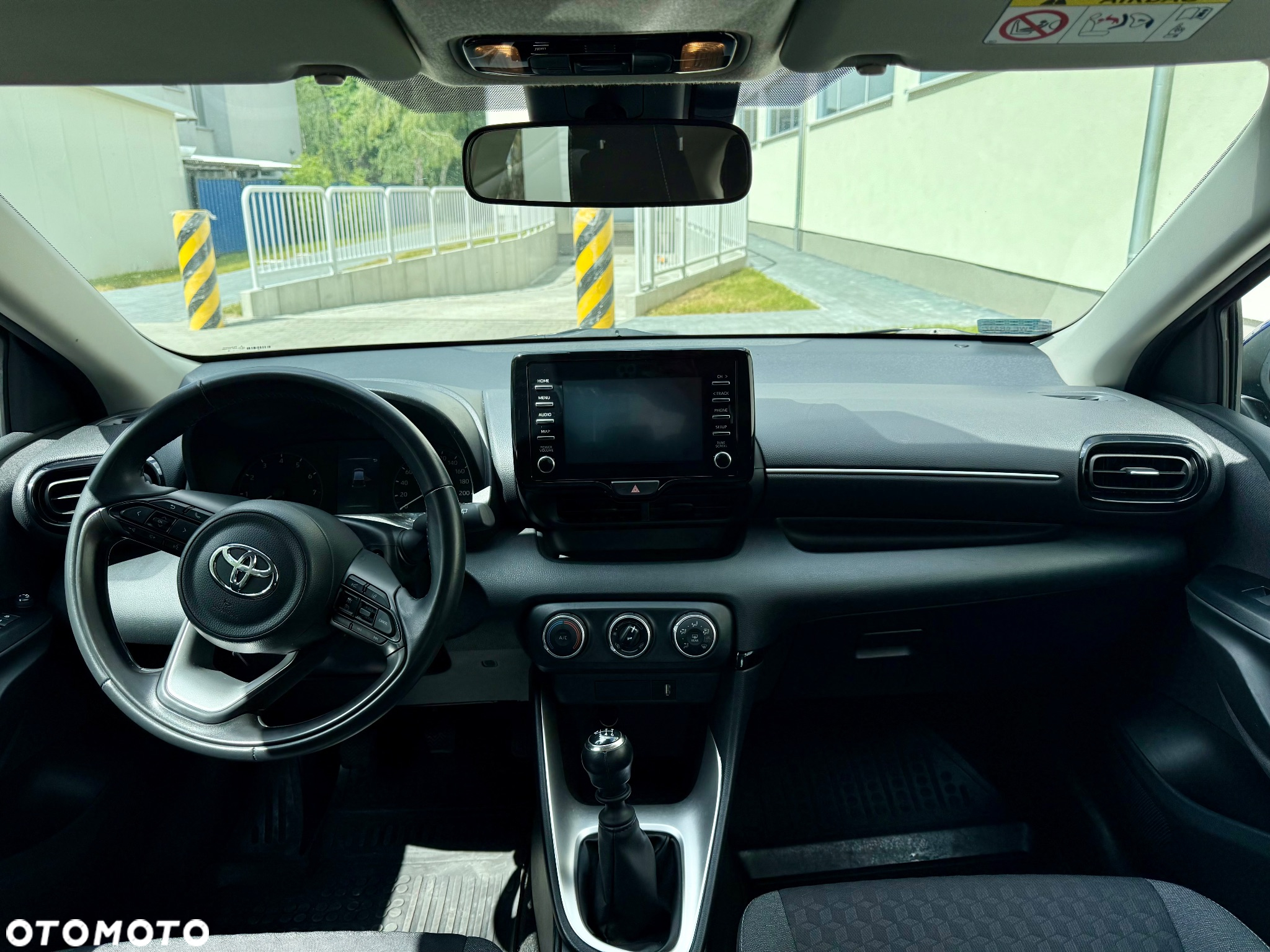 Toyota Yaris 1.5 Comfort - 23
