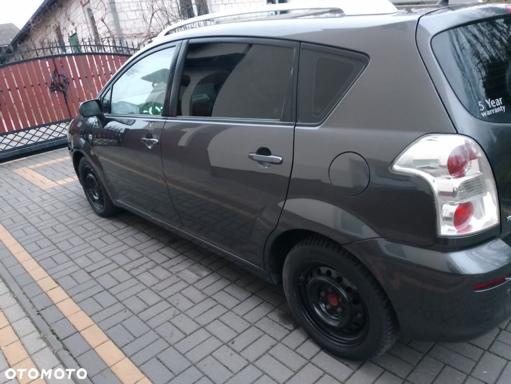 Toyota Corolla Verso - 7