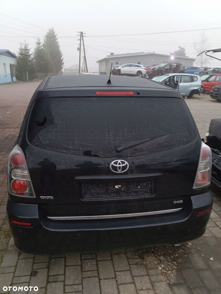 TOYOTA COROLLA VERSO II KLAPA BAGAŻNIKA GOŁA Z SZYBĄ 209 - 1