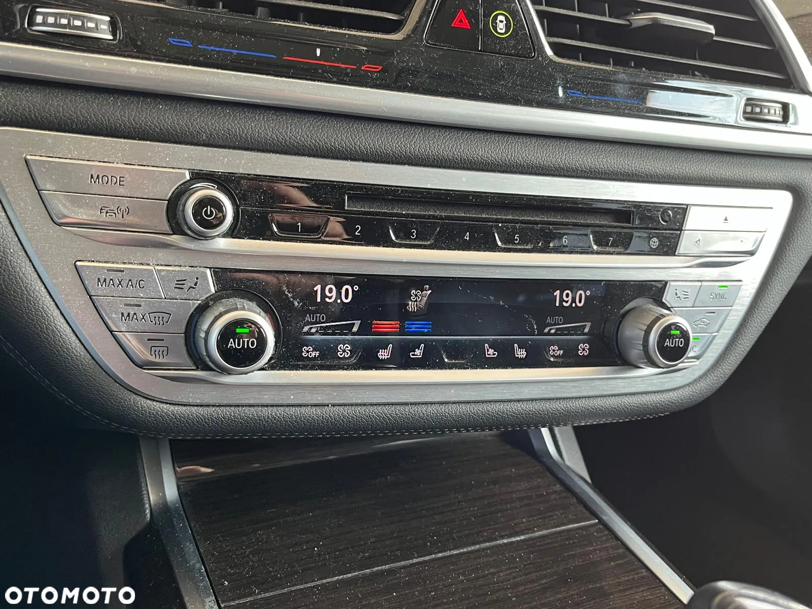 BMW Seria 7 740Le xDrive iPerformance - 13