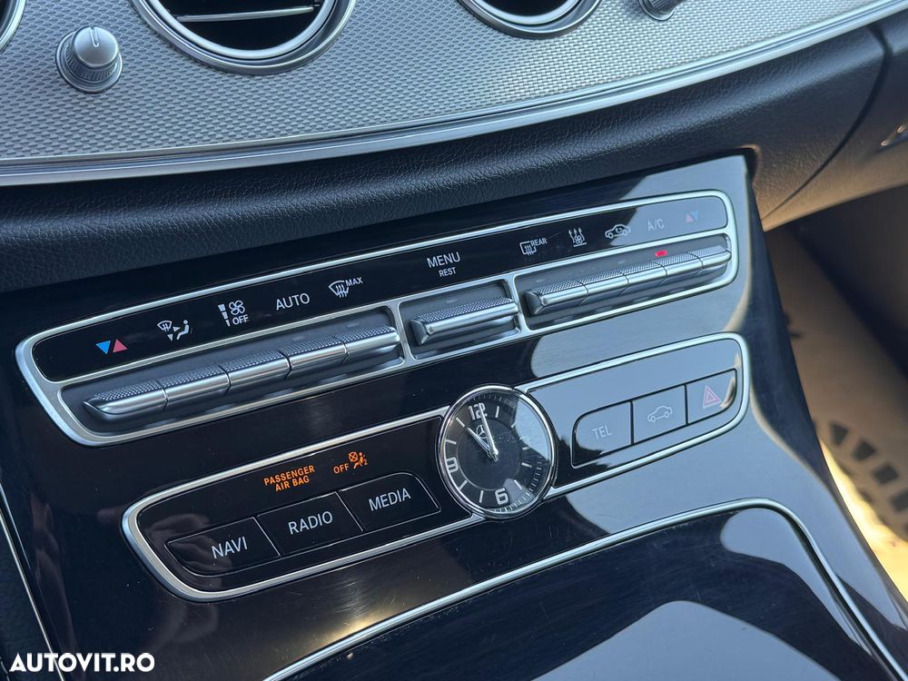 Mercedes-Benz E 300 Aut. - 30