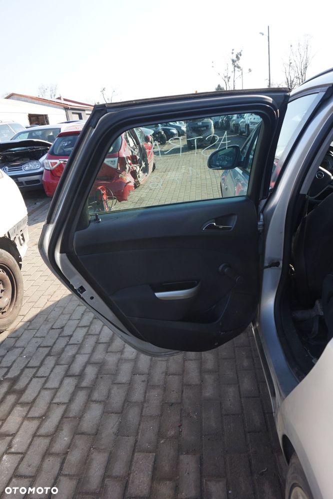DRZWI TYLNE LEWE ASTRA IV J KOMBI Z176  SREBRNY OPEL 2009-2015 - 10