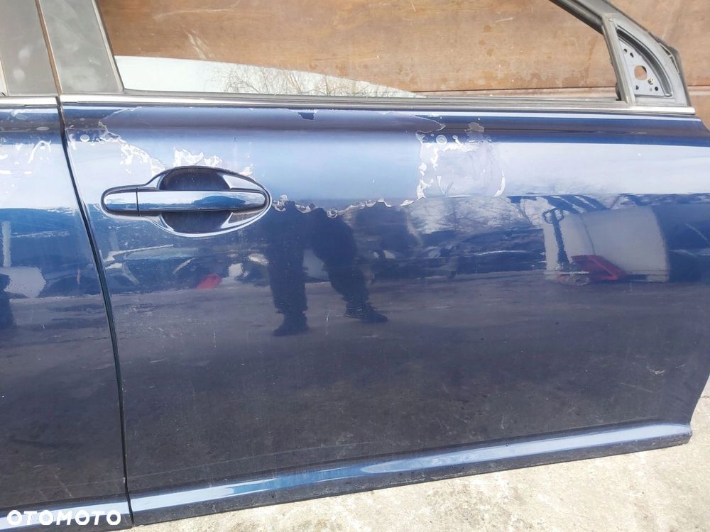 TOYOTA Avensis T25 03-08 r drzwi prawy przód praw przednie 8p4 - 3