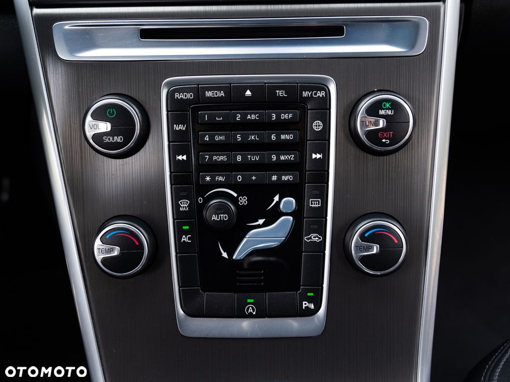 Volvo XC 60 D4 Momentum - 37