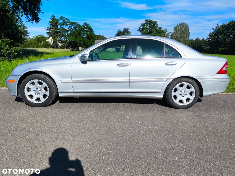 Mercedes-Benz Klasa C 280 Elegance 4-Matic - 3