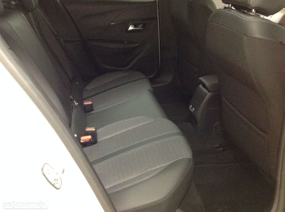 Peugeot 208 1.2 PureTech Allure - 29