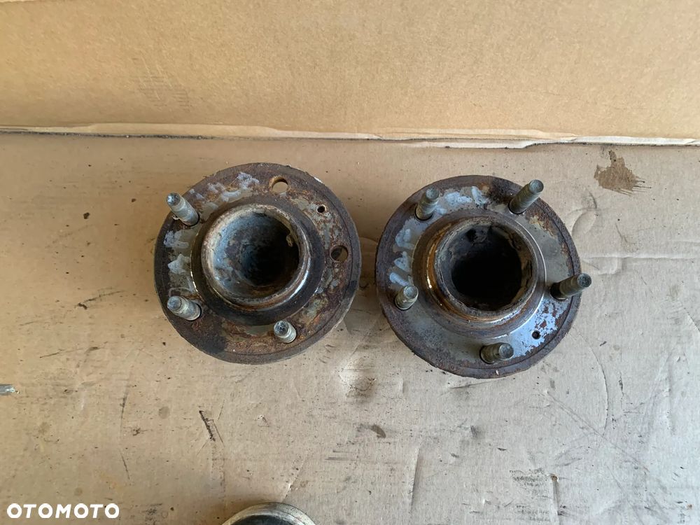 Piasta osi tył tylna prawa lewa Opel Zafira C - 1