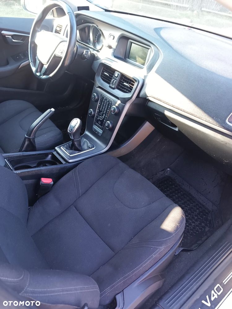 Volvo V40 D2 Kinetic - 13