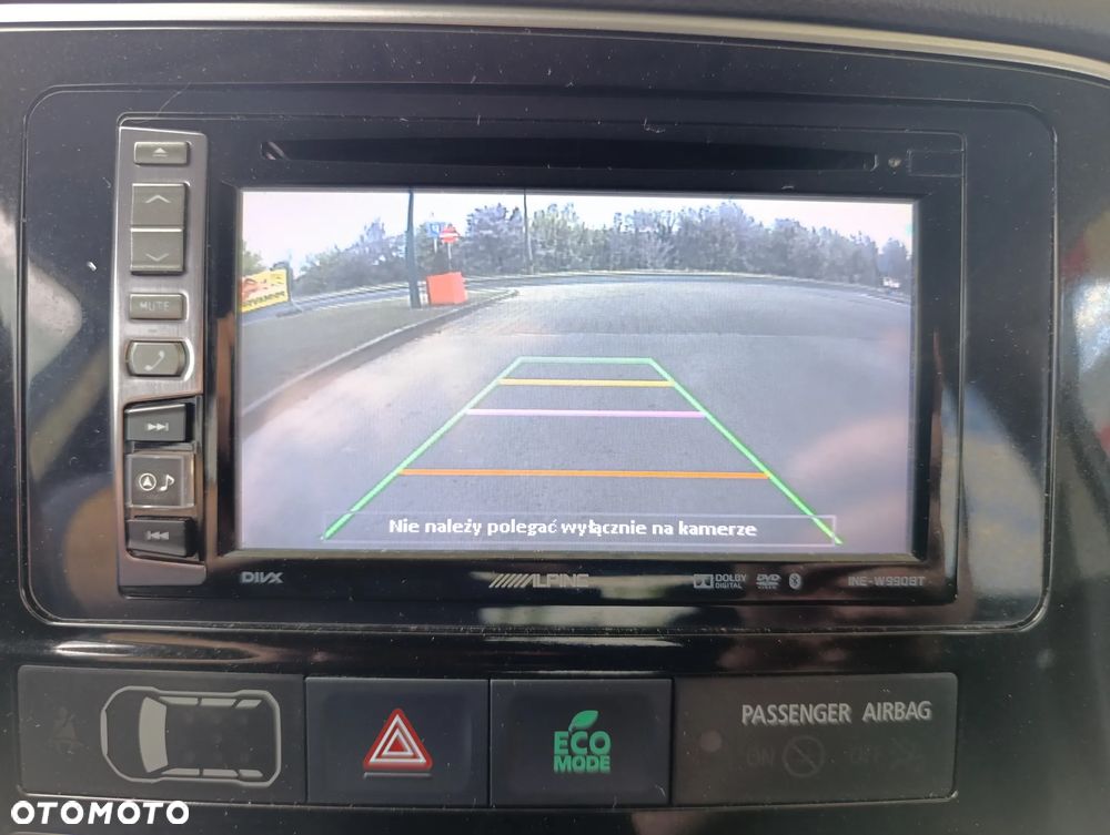Mitsubishi Outlander 2.0 Intense + Navi 4WD CVT - 17