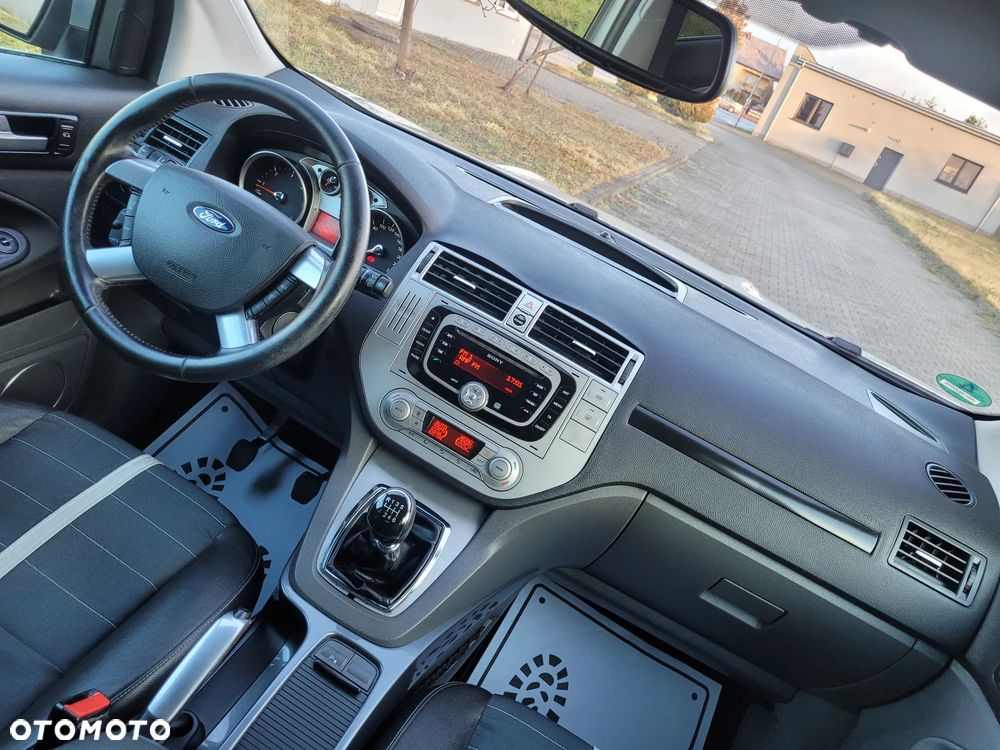 Ford Kuga 2.0 TDCi 2x4 Titanium - 23