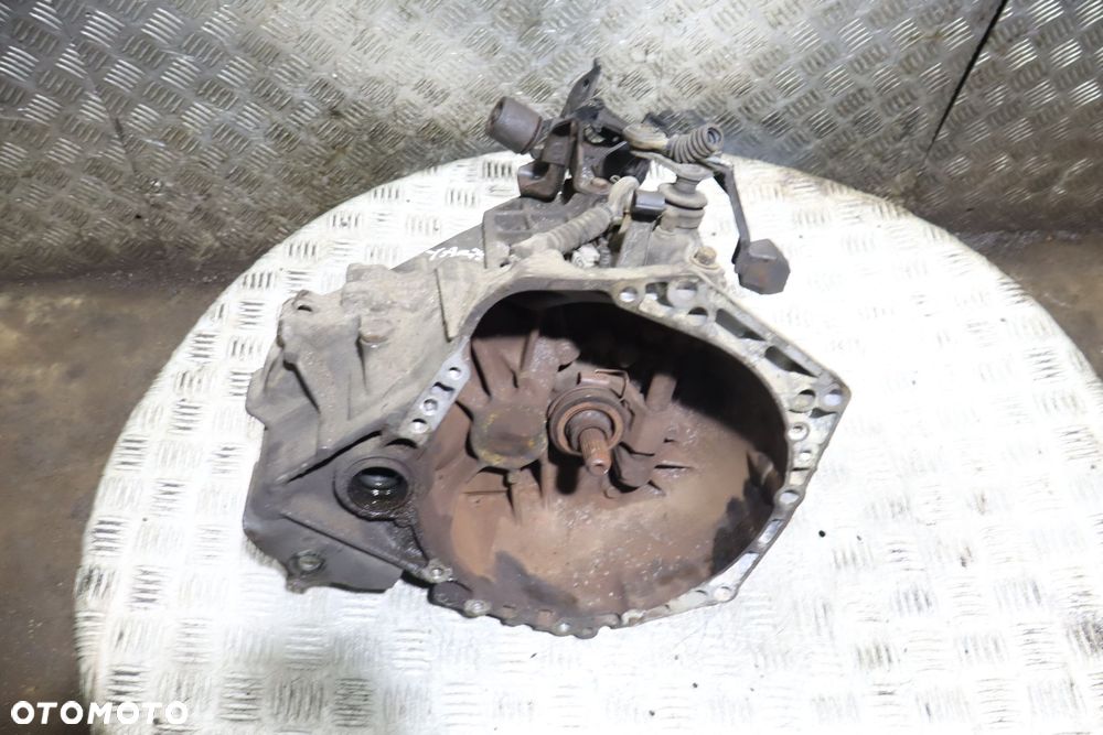 SKRZYNIA BIEGÓW 5 BIEGOWA YARIS II 1.0 20TT01 - 5