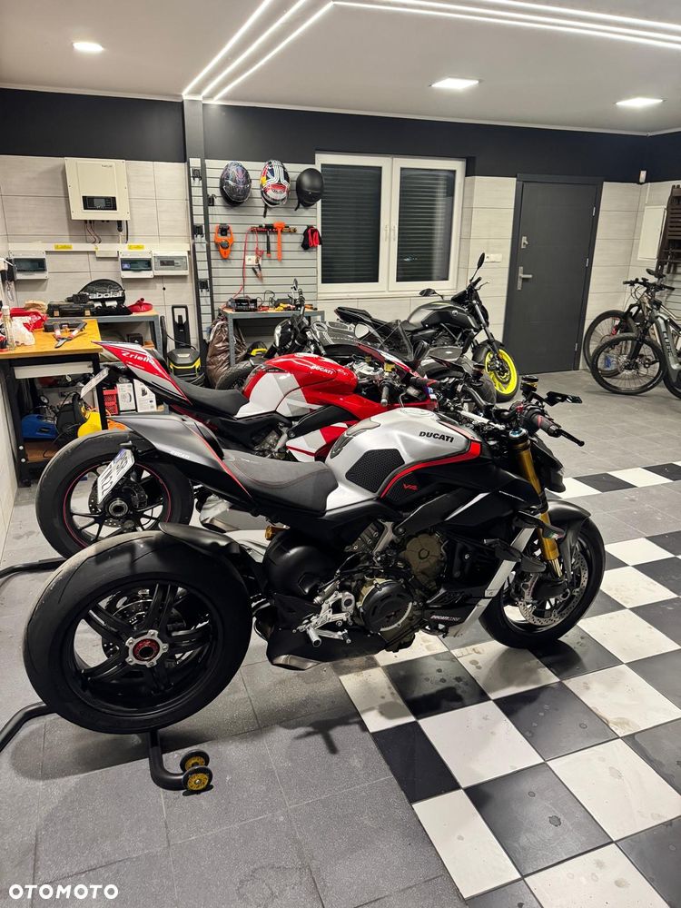 Ducati Panigale V4S - 9