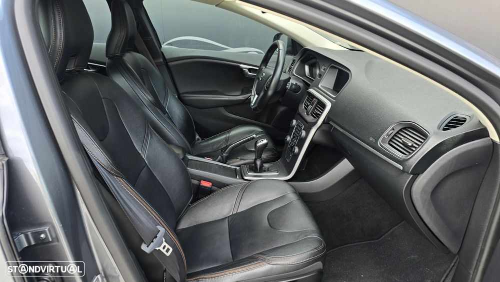 Volvo V40 Cross Country 2.0 D3 - 4