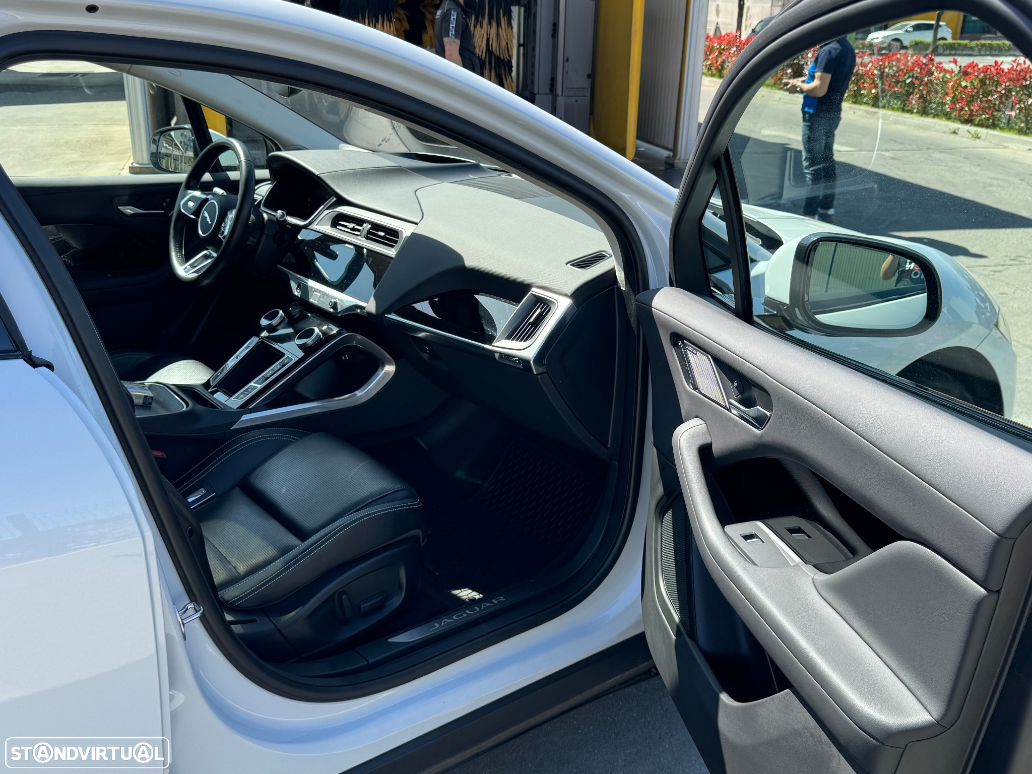 Jaguar I-Pace EV400 R-Dynamic HSE AWD - 13