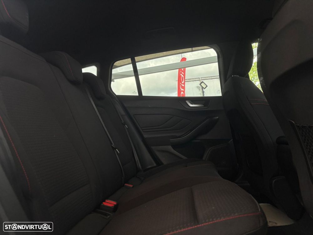 Ford Focus SW 1.5 TDCi ST-Line - 42
