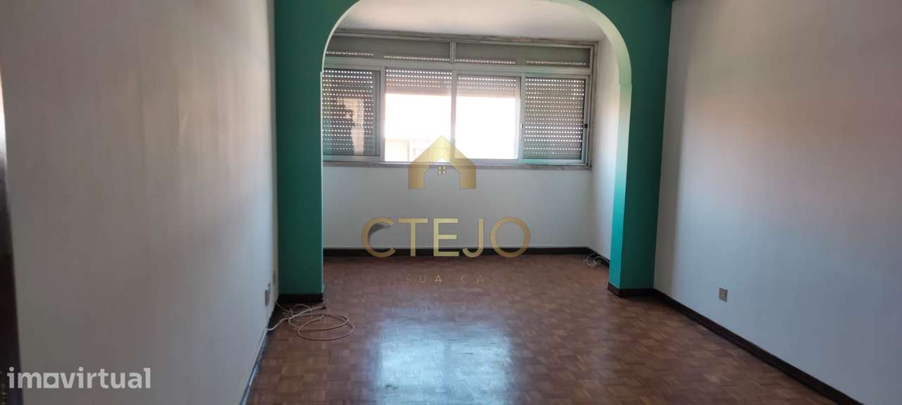 APARTAMENTO T2 NO CENTRO DE SÃO JOÃO DA TALHA PARA ARRENDAMENTO - Grande imagem: 4/25