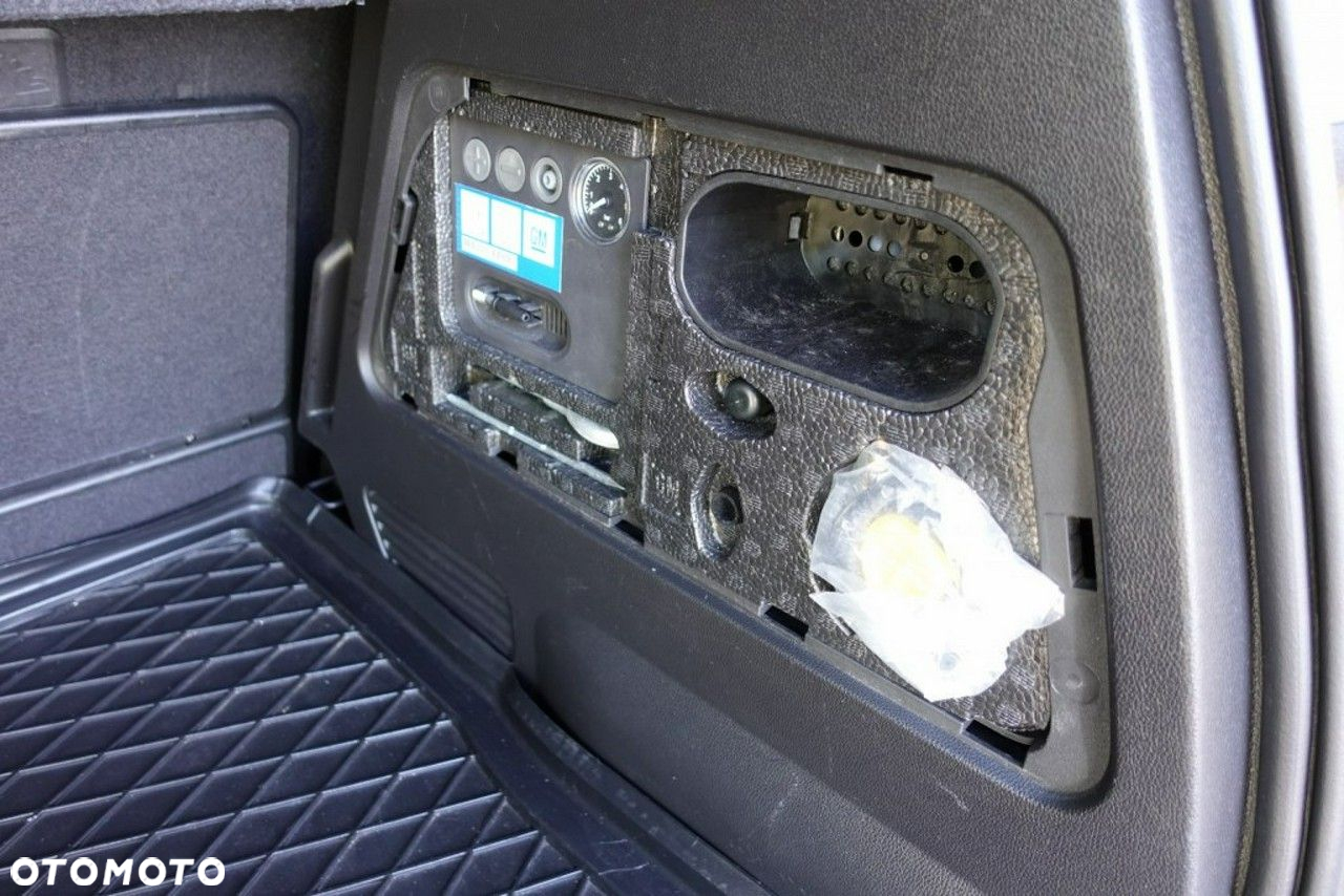 Opel Meriva - 17