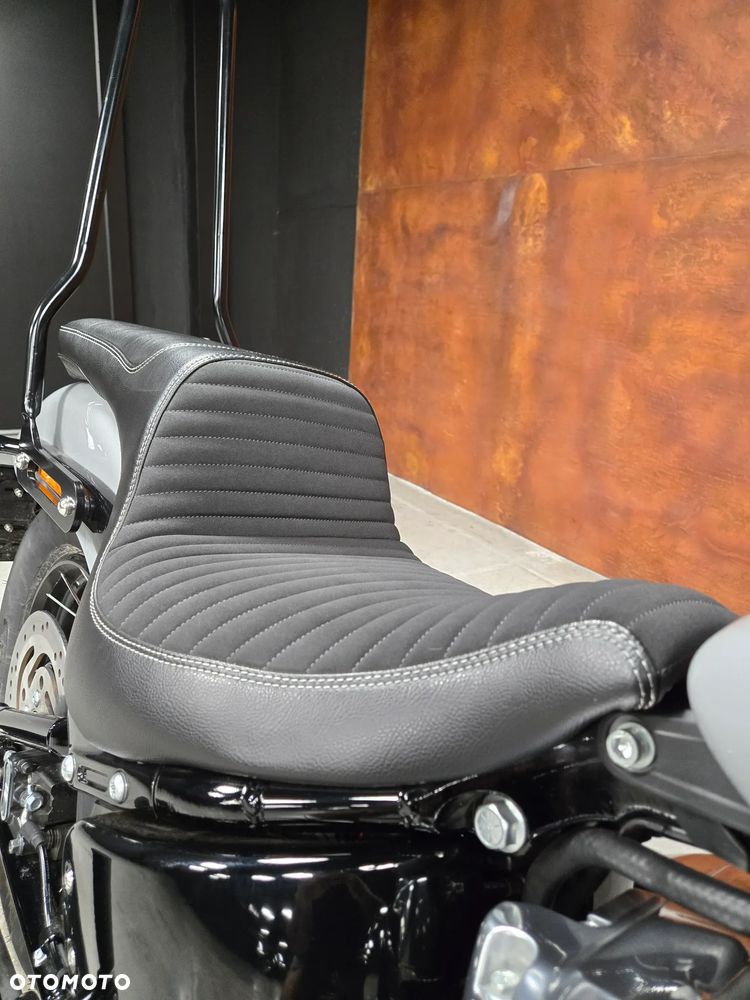 Harley-Davidson Softail Street Bob - 8