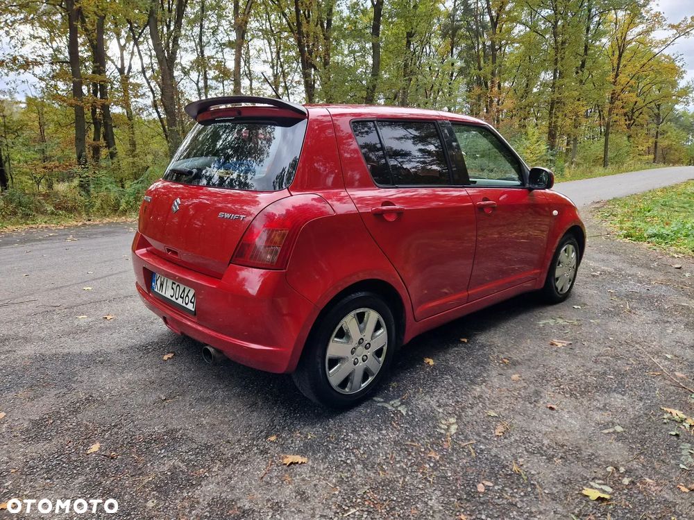 Suzuki Swift - 4