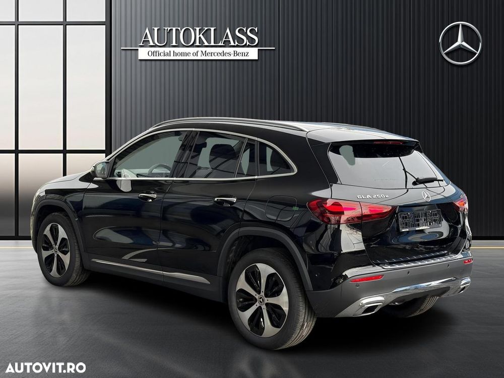 Mercedes-Benz GLA - 9