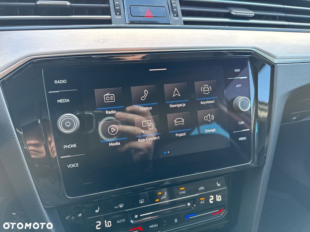 Volkswagen Passat 2.0 TDI SCR DSG 4Motion Elegance - 19