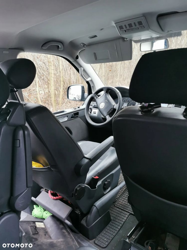 Volkswagen Multivan - 13