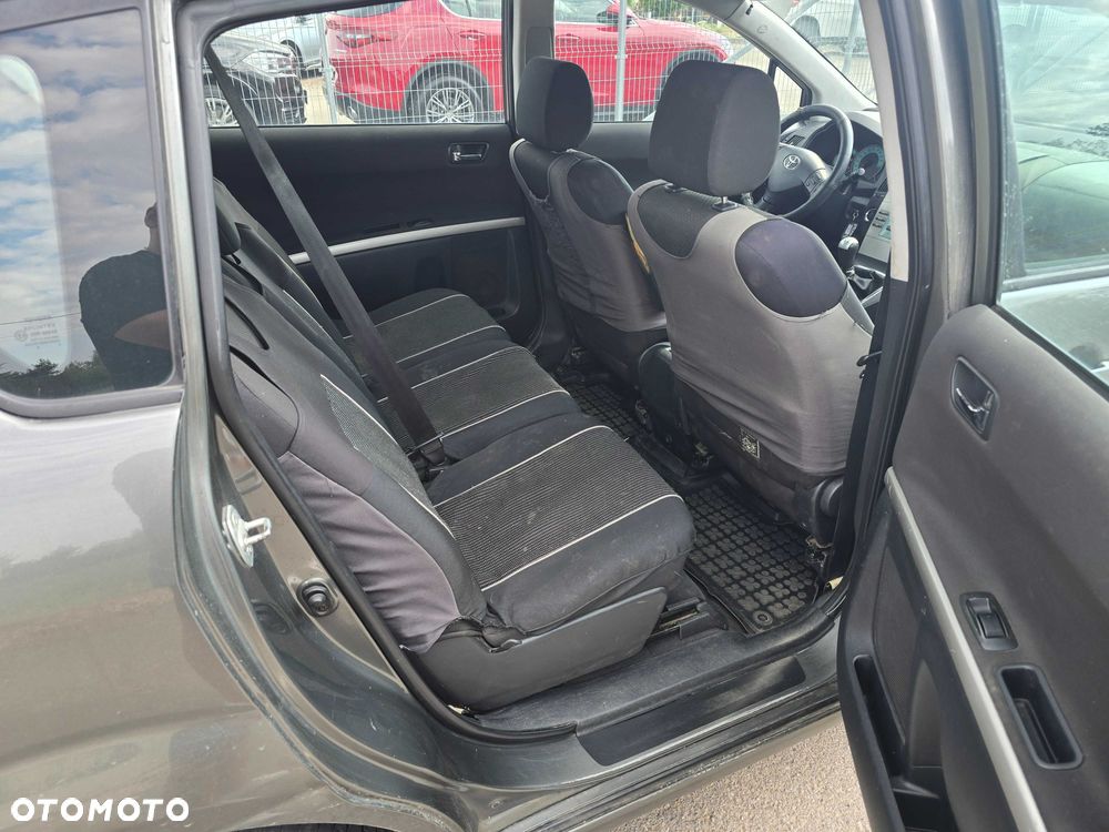 Toyota Corolla Verso - 8