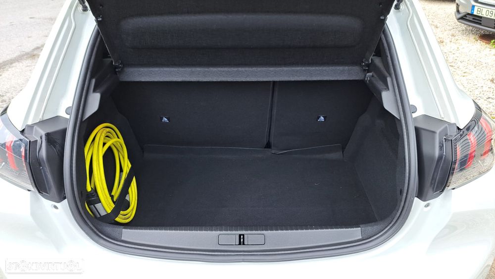 Peugeot e-208 50 kWh Allure - 36