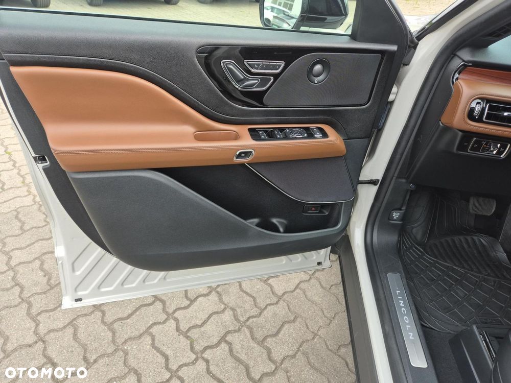 Lincoln Aviator - 10