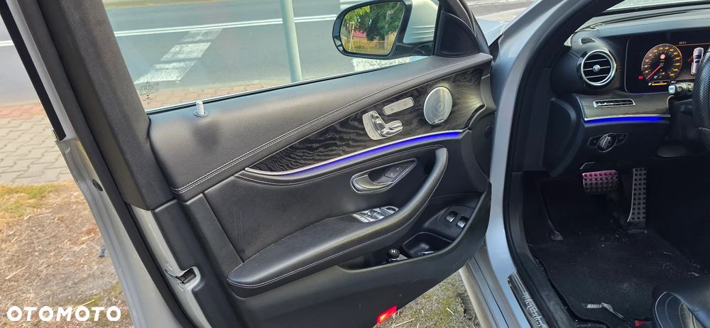 Mercedes-Benz Klasa E 220 d 4-Matic 9G-TRONIC - 9