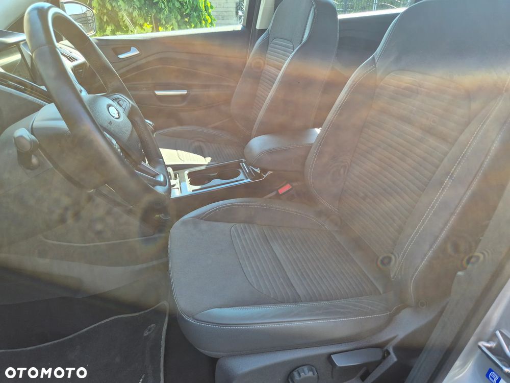 Ford Kuga 2.0 TDCi 4x2 Titanium - 24